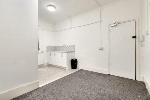7 bedroom apartment to rent, High Street, Sutton, Surrey, SM1
