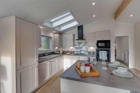 2 bedroom lodge for sale, Hendra Croft Newquay