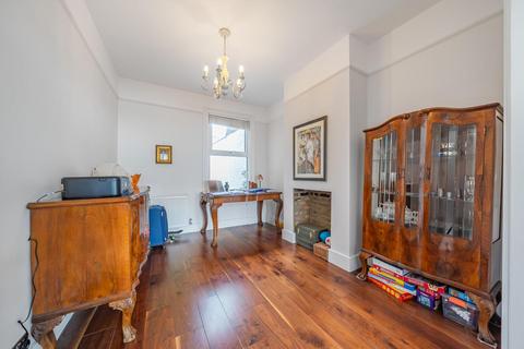 9 Brenda Road, London, SW17 7DD
