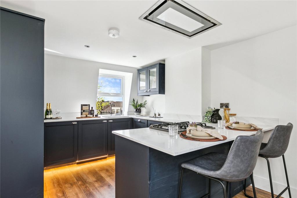 Dinsmore Road, SW12 3 bed terraced house for sale £999,950