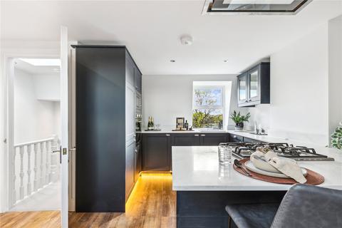 3 bedroom apartment for sale, Dinsmore Road, SW12