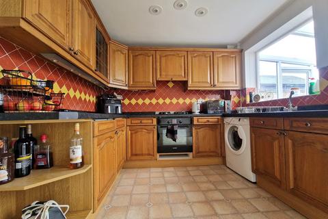 2 bedroom end of terrace house to rent, Friars Croft, Netley Abbey, Southampton, Hampshire. SO31 5PZ
