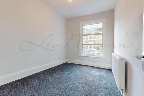 1 bedroom flat to rent, Reighton Road, Clapton, E5