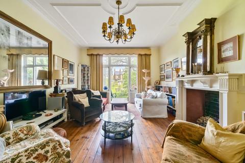 8 Layer Gardens, London, W3 9PR