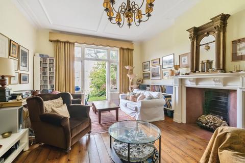 8 Layer Gardens, London, W3 9PR