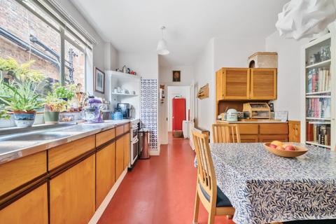 8 Layer Gardens, London, W3 9PR