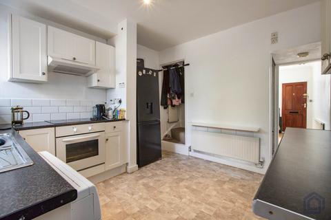 2 Acton Avenue, Nottingham, NG6 0AY