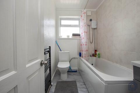 2 Acton Avenue, Nottingham, NG6 0AY