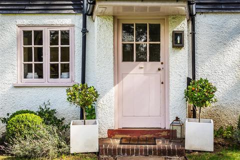 2 bedroom detached house to rent, Feathercombe Lane, Hambledon, Godalming, GU8