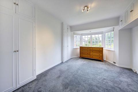 4 bedroom semi-detached house to rent, Gurney Drive,London,  N2