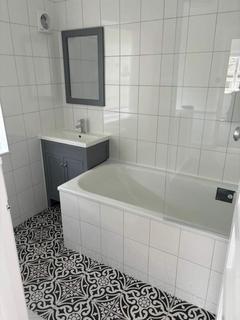 4 bedroom semi-detached house to rent, Gurney Drive,London,  N2