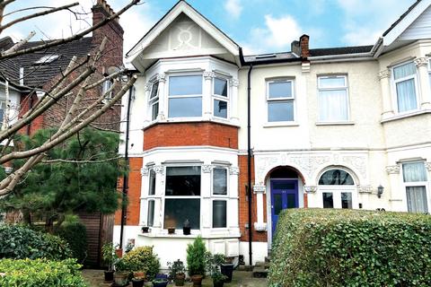 Semi detached house for sale, 32 Long Lane, Finchley