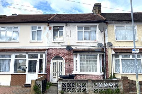 2 bedroom flat for sale, Flat 1, 14 Hickling Road, Ilford
