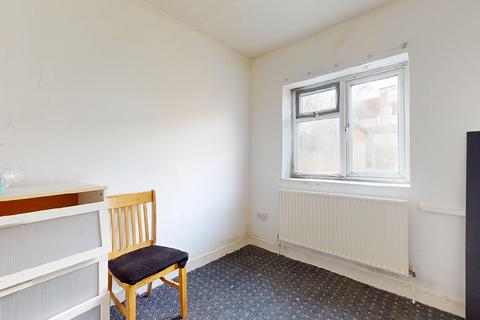 2 bedroom flat for sale, Flat 1, 14 Hickling Road, Ilford
