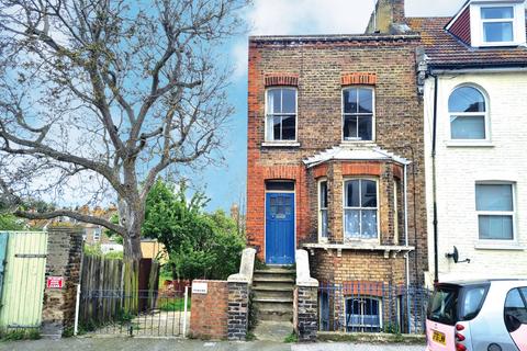 4 bedroom end of terrace house for sale, 21 Central Road, Ramsgate