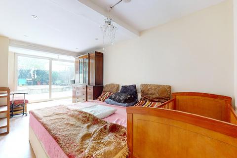 5 bedroom semi-detached house for sale, Flat (A) and (B), 63 Warner Road, Camberwell