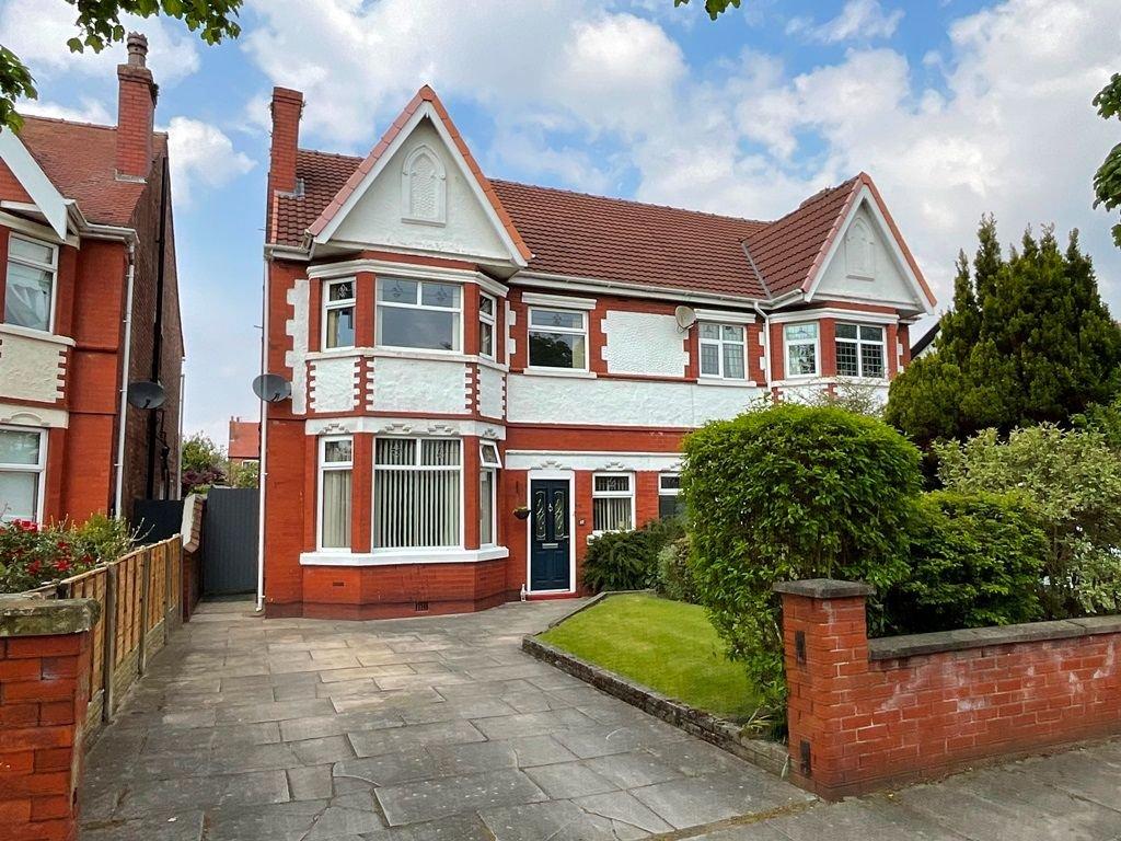 Fisher Drive, Southport PR9 4 bed semidetached house for sale £325,000