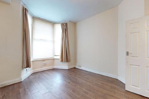 2 bedroom flat for sale, 25(A) Glenthorne Road, New Southgate