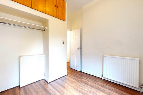 2 bedroom flat for sale, 25(A) Glenthorne Road, New Southgate