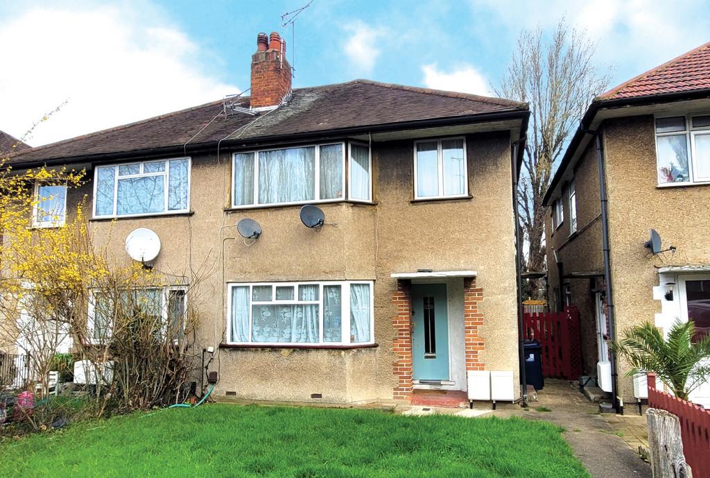 29 Connell Crescent, Ealing 2 bed £90,000