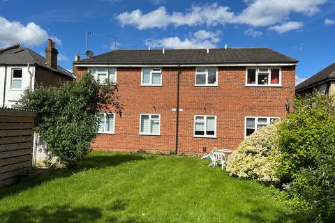 1 bedroom flat for sale, 5 Chaucer Court, 75 Wendover Road, Staines-upon-Thames