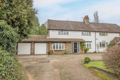 4 bedroom semi-detached house for sale, Lake End Road, Taplow SL6