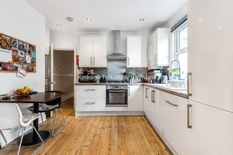 4 bedroom flat to rent, Glasford Street Tooting SW17