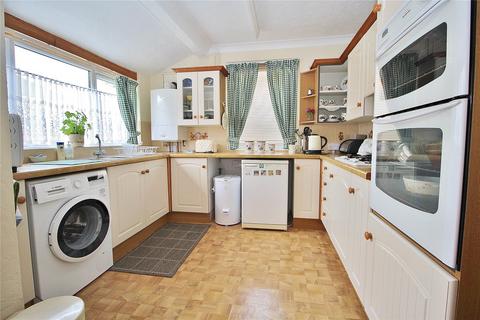 2 bedroom bungalow for sale, Cissbury Avenue, Findon Valley, Worthing, West Sussex, BN14