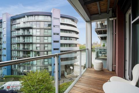 2 bedroom apartment to rent, Howard Building, Chelsea Bridge Wharf, London, SW11