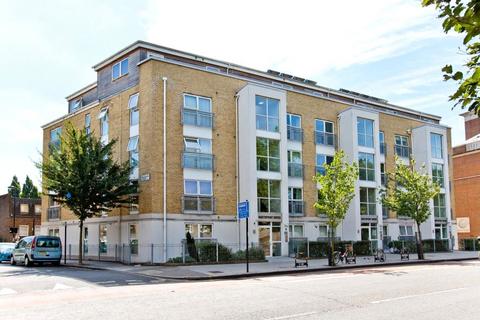 Studio to rent, Northpoint House, 400 Essex Road, London, N1