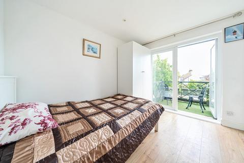 70 Montague Road, Uxbridge, UB8 1QN