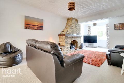 4 bedroom detached house for sale, The Spinneys, Leigh-On-Sea