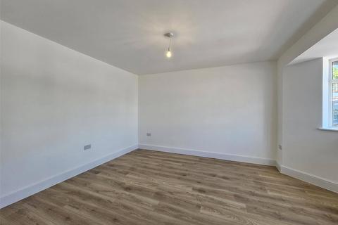 3 bedroom end of terrace house to rent, Royal Lane, Hillingdon, Greater London, UB8