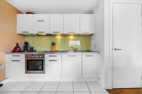 2 bedroom apartment for sale, Deals Gateway London SE13