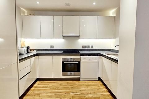 3 bedroom flat for sale, High Street, Hounslow TW3