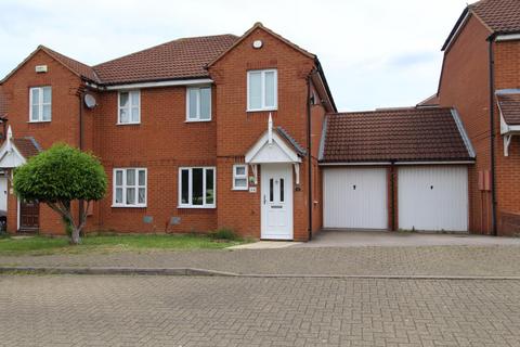 3 bedroom semi-detached house to rent, Brill Place, Bradwell Common