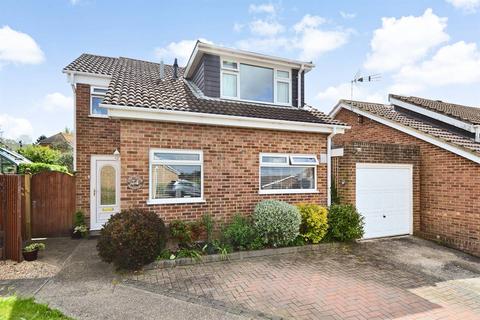 3 bedroom detached house for sale, Cranleigh Gardens, Whitstable