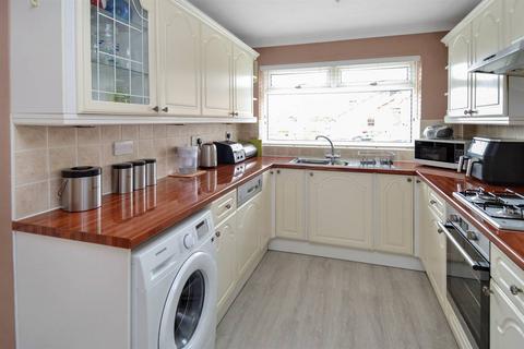 3 bedroom detached house for sale, Cranleigh Gardens, Whitstable