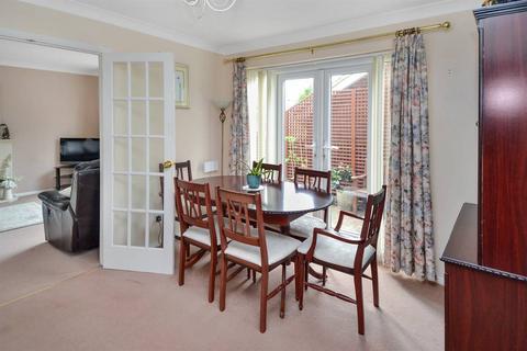 3 bedroom detached house for sale, Cranleigh Gardens, Whitstable