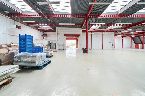 Industrial unit to rent, Westpoint Trading Estate, London W3