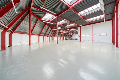 Industrial unit to rent, Westpoint Trading Estate, London W3