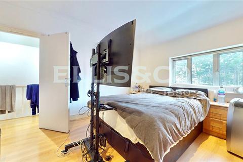 49 Betham Road, Greenford, UB6 8SA