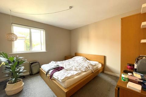 2 bedroom flat to rent, Abbots Mews, Burley, Leeds, LS4