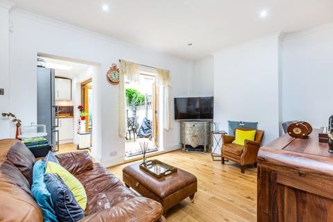 3 bedroom house to rent, Orbain Road London SW6