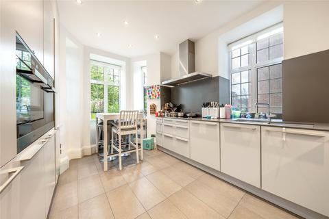 3 bedroom apartment for sale, Eyre Court, Finchley Road, St John's Wood, London, NW8