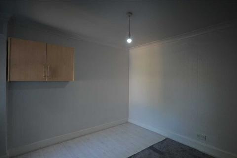 2 bedroom apartment to rent, Sherrard Road, Manor Park