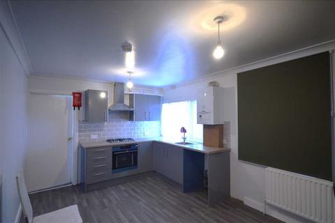 2 bedroom apartment to rent, Sherrard Road, Manor Park
