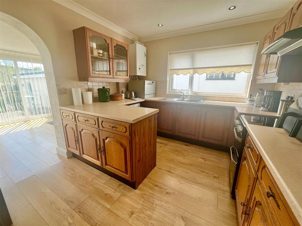 Borough Park Road, Paignton TQ3 2 bed detached bungalow for sale £360,000