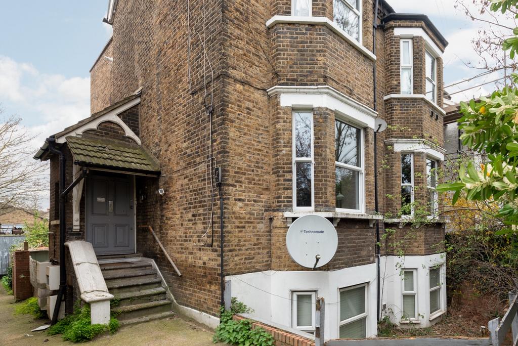 Kingswood Road, Leytonstone, London, E11 1SF 1 bed apartment to rent