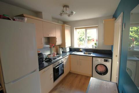 2 bedroom semi-detached house to rent, Prince Charlie Street, Oldham, OL1